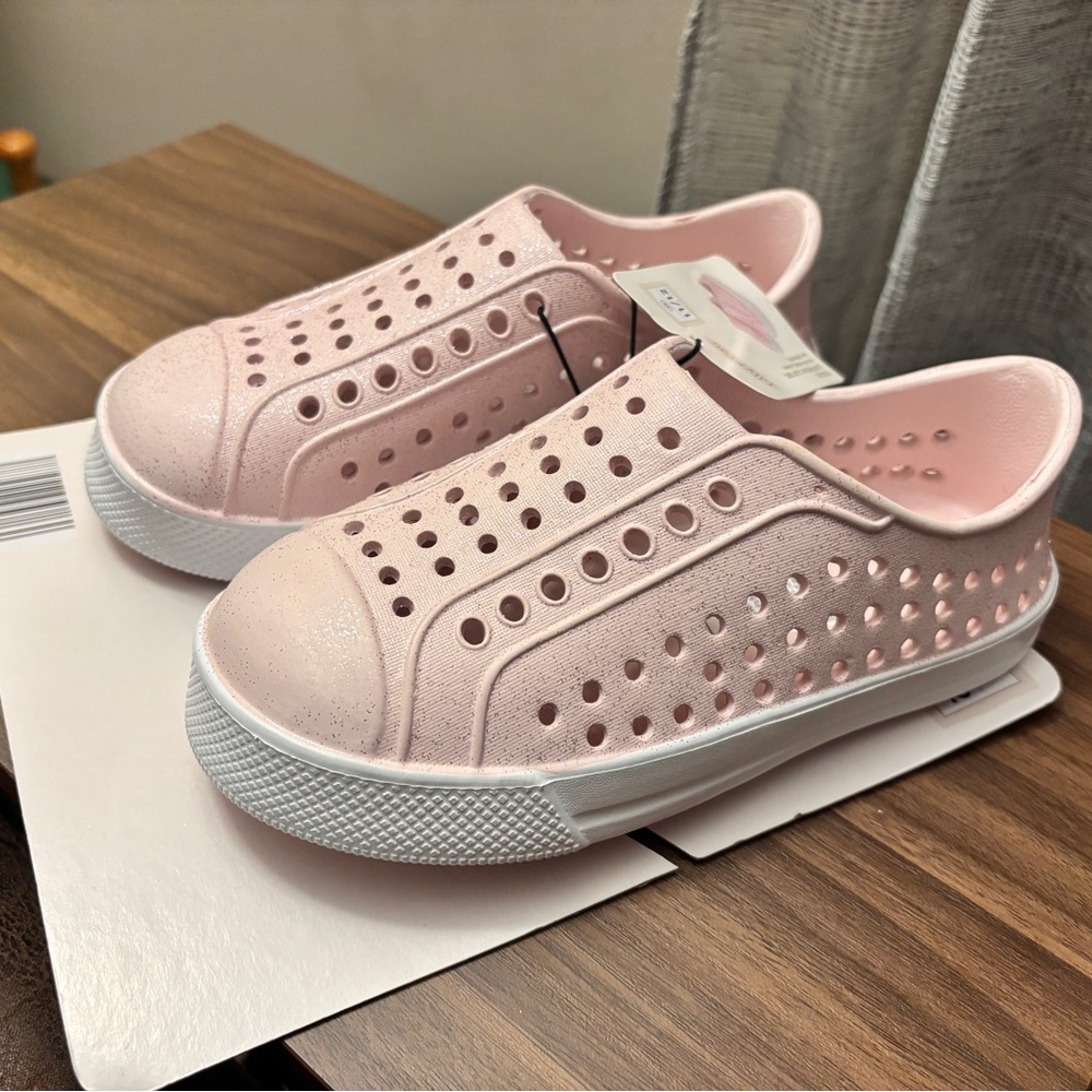 Lily & Dan Toddlers size 11/12 Pink Lightweight Slip-On shoes